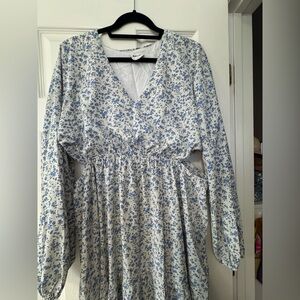 Maxi dress with cutouts